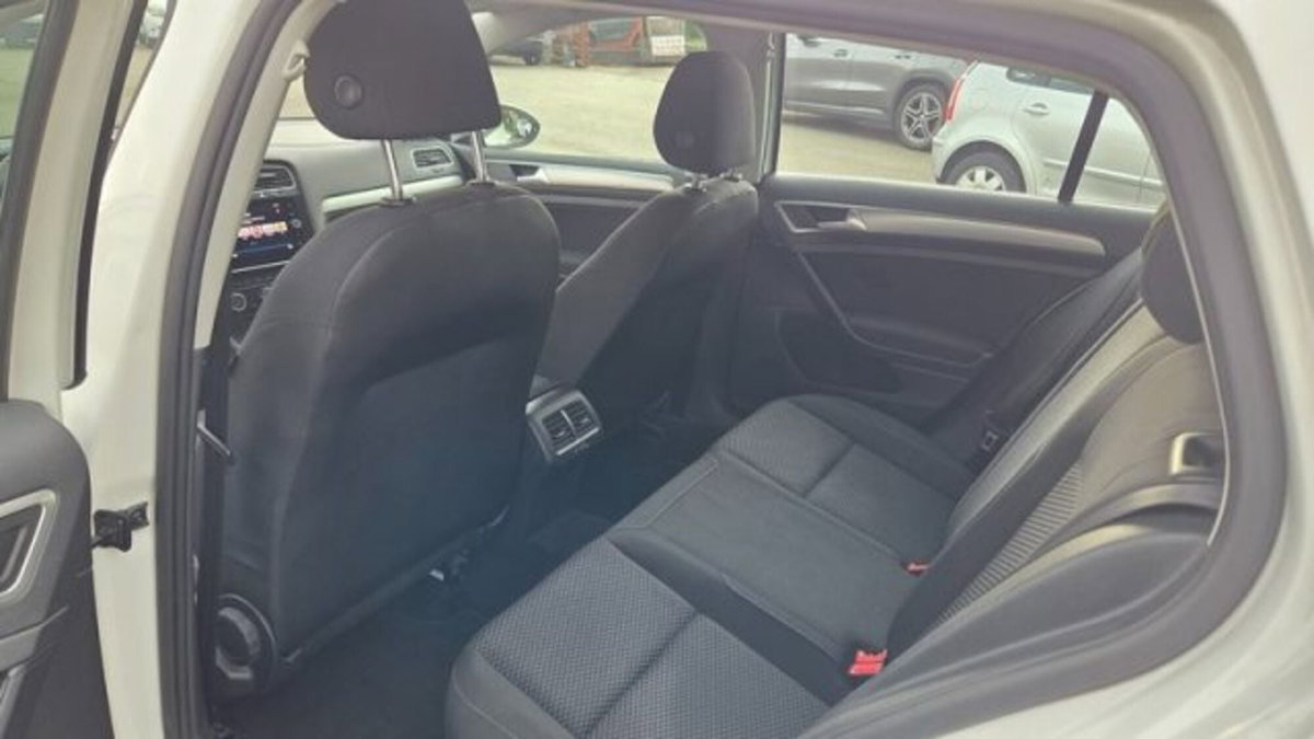 Volkswagen Golf 1.0 TSI 85 CV 5p. Trendline BlueMotion Technology (19)