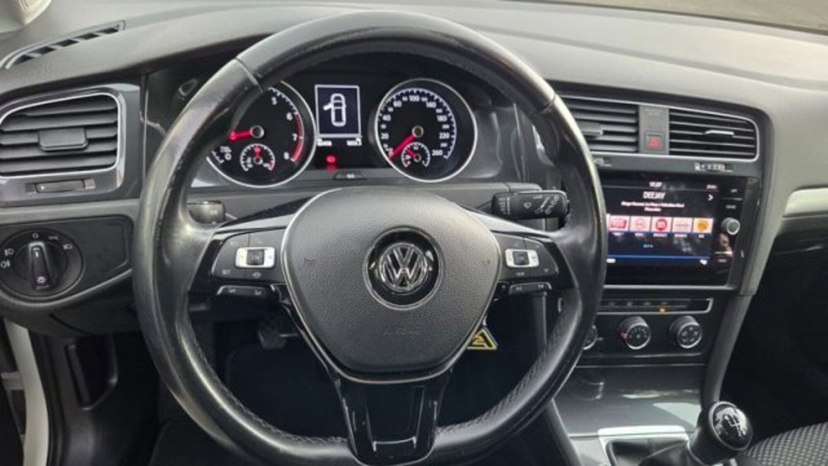 Volkswagen Golf 1.0 TSI 85 CV 5p. Trendline BlueMotion Technology (20)