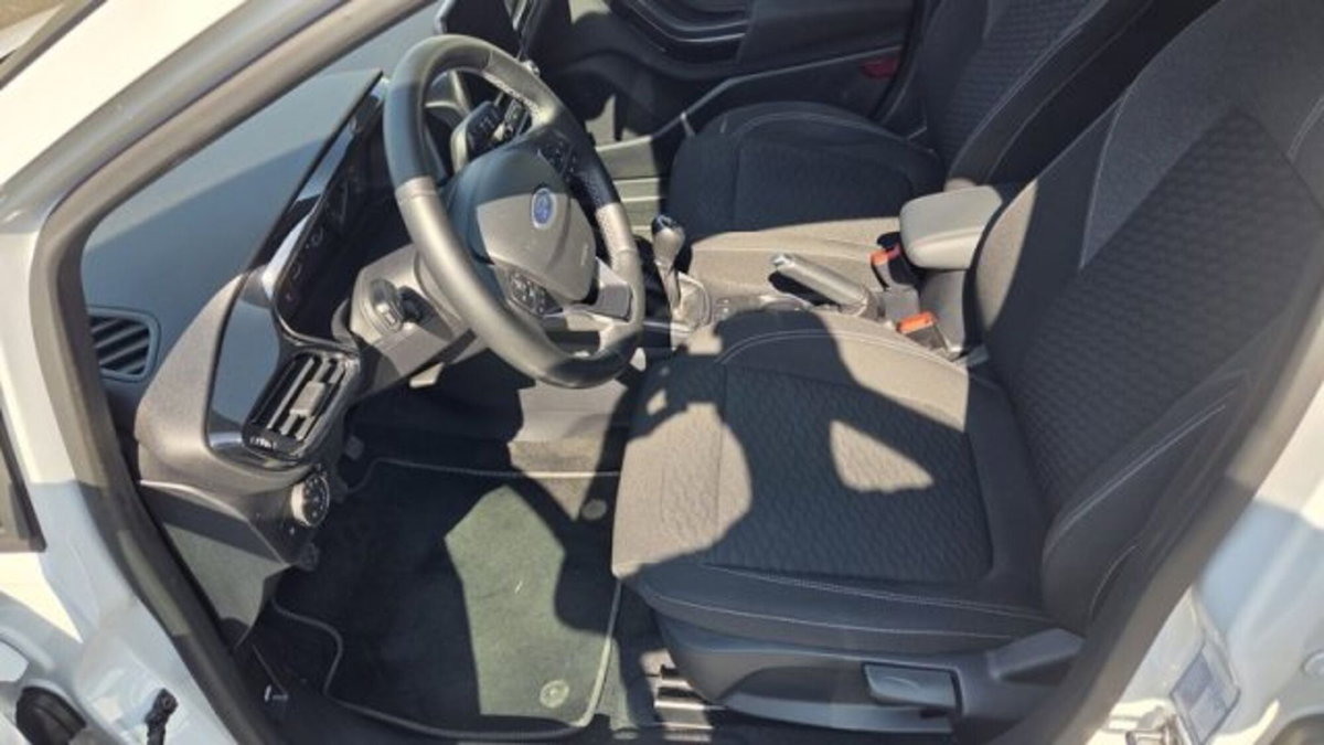 Ford Fiesta 1.1 75 CV 5 porte Titanium (13)