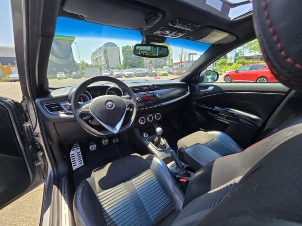 Alfa Romeo Giulietta 1.4 Turbo multiair Sprint 170cv tct (8)