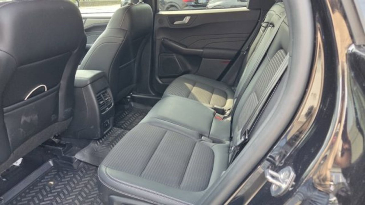 Ford Kuga 1.5 EcoBoost 150 CV 2WD Titanium X (11)