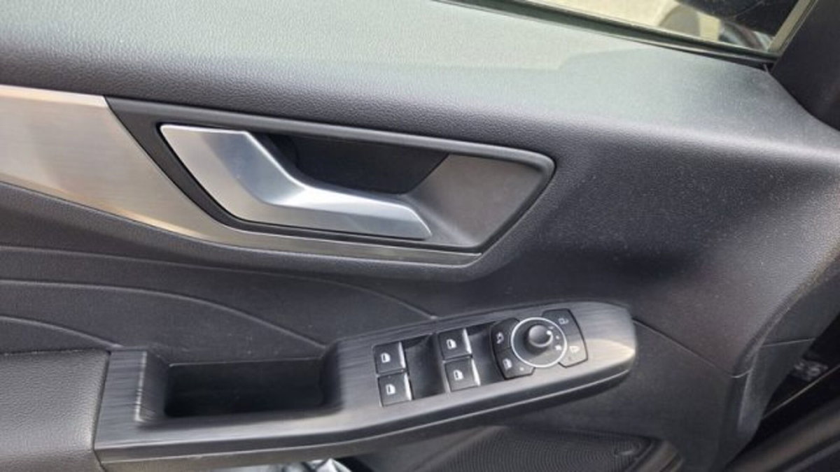 Ford Kuga 1.5 EcoBoost 150 CV 2WD Titanium X (12)
