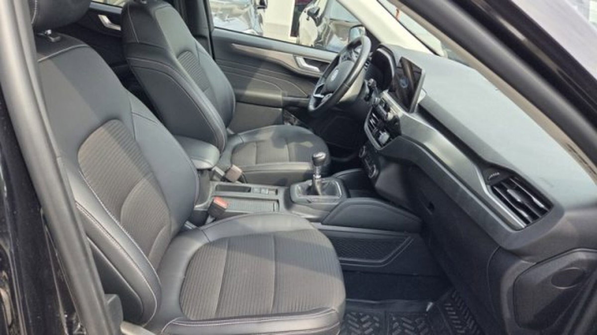 Ford Kuga 1.5 EcoBoost 150 CV 2WD Titanium X (8)