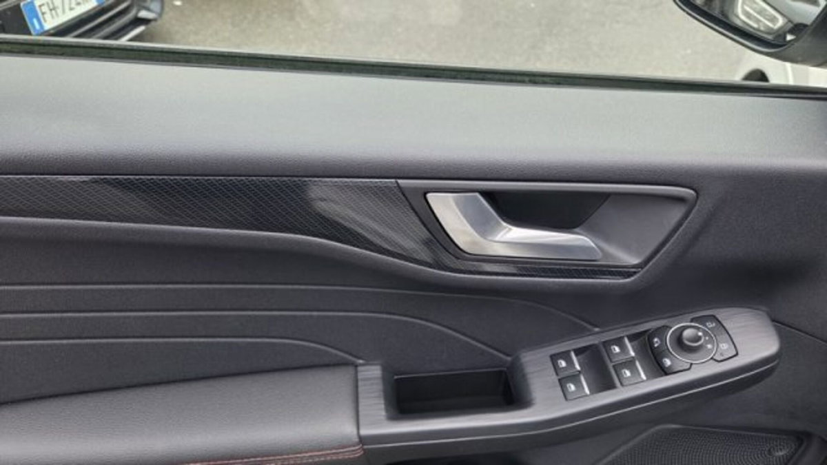 Ford Kuga 2.5 Plug In Hybrid 225 CV CVT 2WD ST-Line (18)