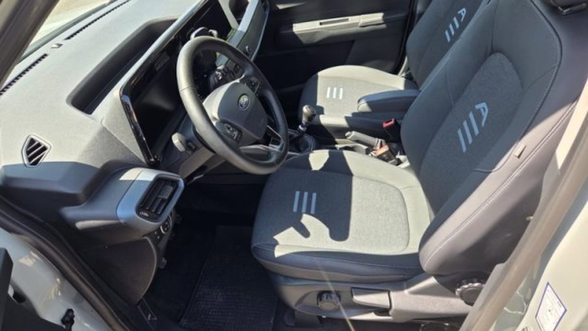Ford Tourneo Courier 1.0 EcoBoost 100 CV Plus (16)