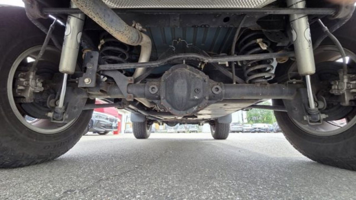 Jeep Wrangler 2.8 CRD DPF Sahara Auto (10)
