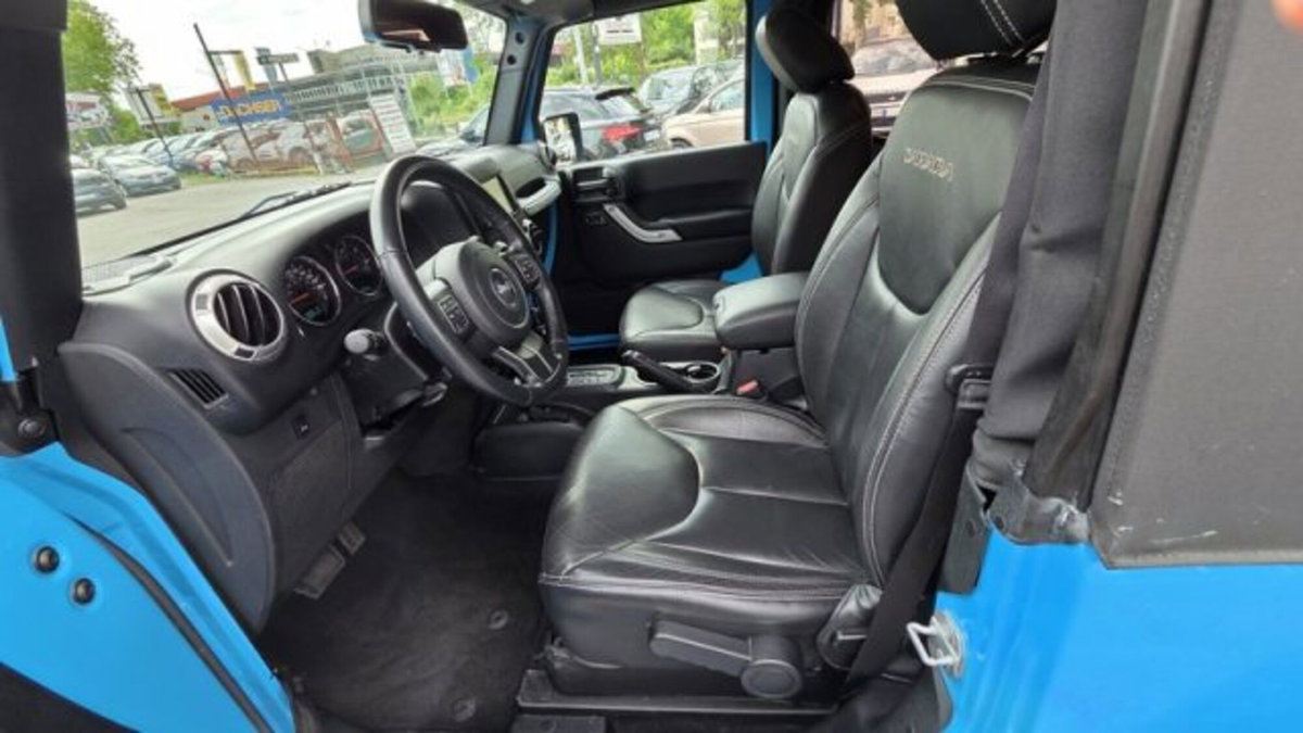 Jeep Wrangler 2.8 CRD DPF Sahara Auto (20)