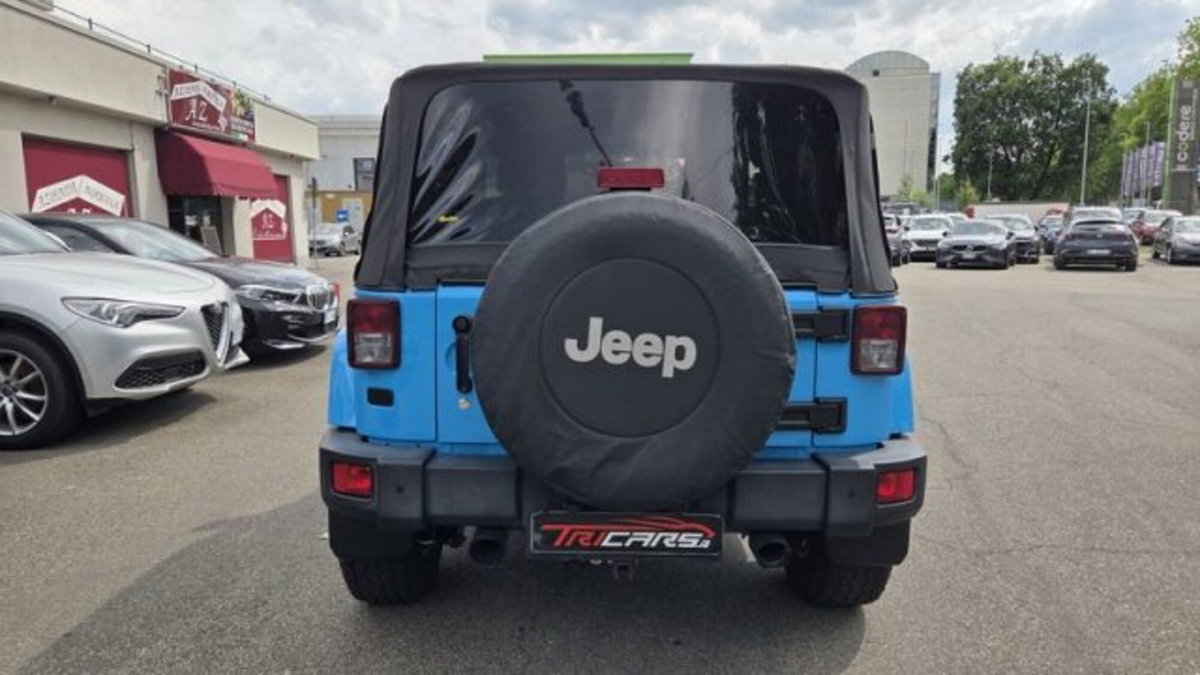 Jeep Wrangler 2.8 CRD DPF Sahara Auto (4)