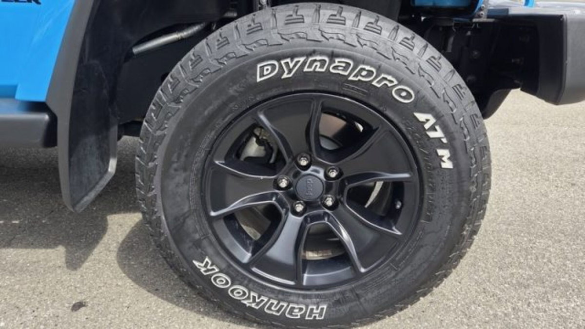 Jeep Wrangler 2.8 CRD DPF Sahara Auto (6)