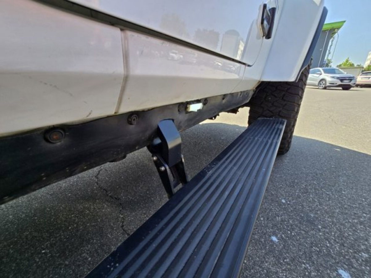 Jeep Wrangler Unlimited 2.8 CRD DPF Sahara Auto (13)