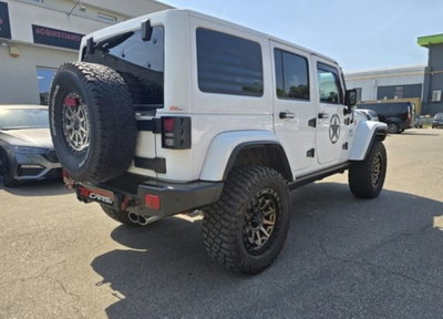 Jeep Wrangler Unlimited 2.8 CRD DPF Sahara Auto (2)