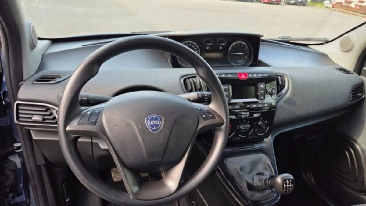 Lancia Ypsilon 1.0 FireFly 5 porte S&S Hybrid Ecochic A. Ferretti (19)