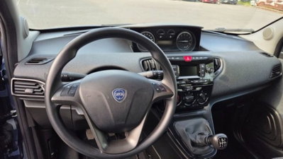Lancia Ypsilon 1.0 FireFly 5 porte S&S Hybrid Ecochic A. Ferretti (19)
