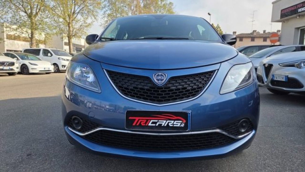 Lancia Ypsilon 1.0 FireFly 5 porte S&S Hybrid Ecochic A. Ferretti (2)