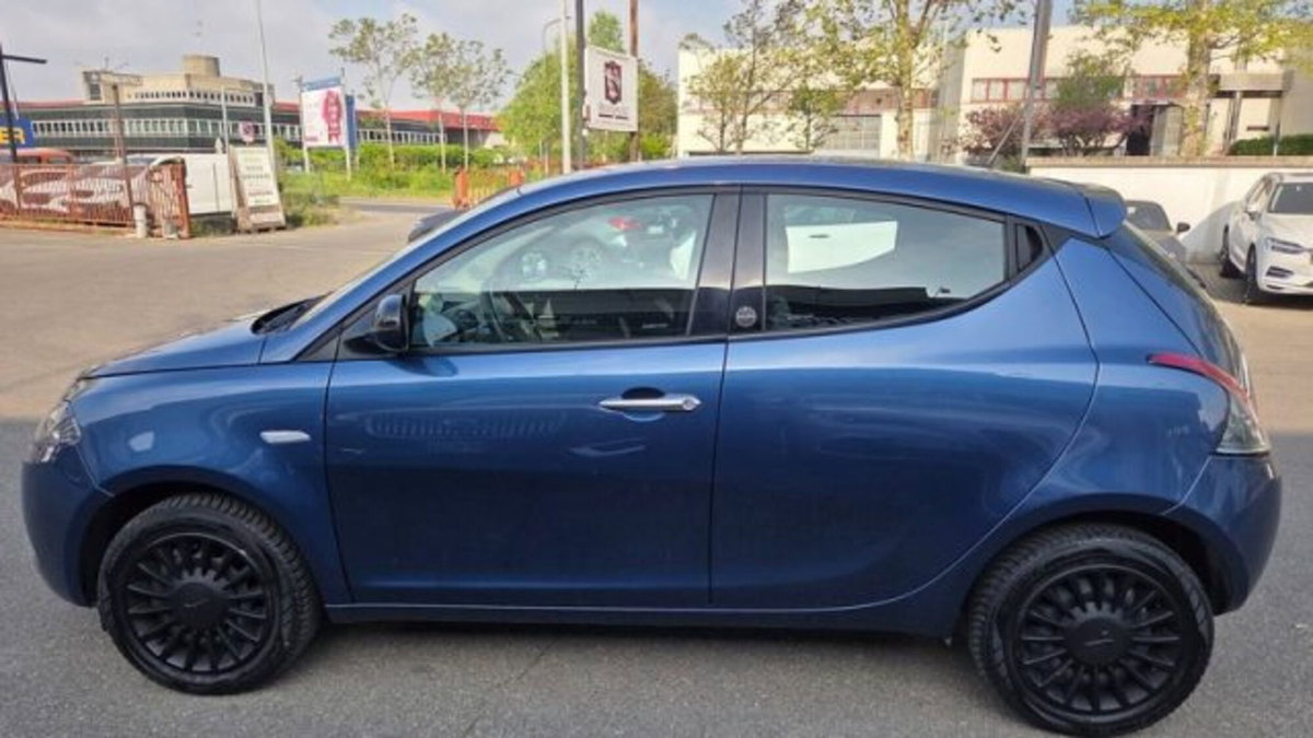 Lancia Ypsilon 1.0 FireFly 5 porte S&S Hybrid Ecochic A. Ferretti (3)