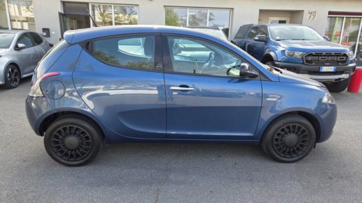 Lancia Ypsilon 1.0 FireFly 5 porte S&S Hybrid Ecochic A. Ferretti (5)