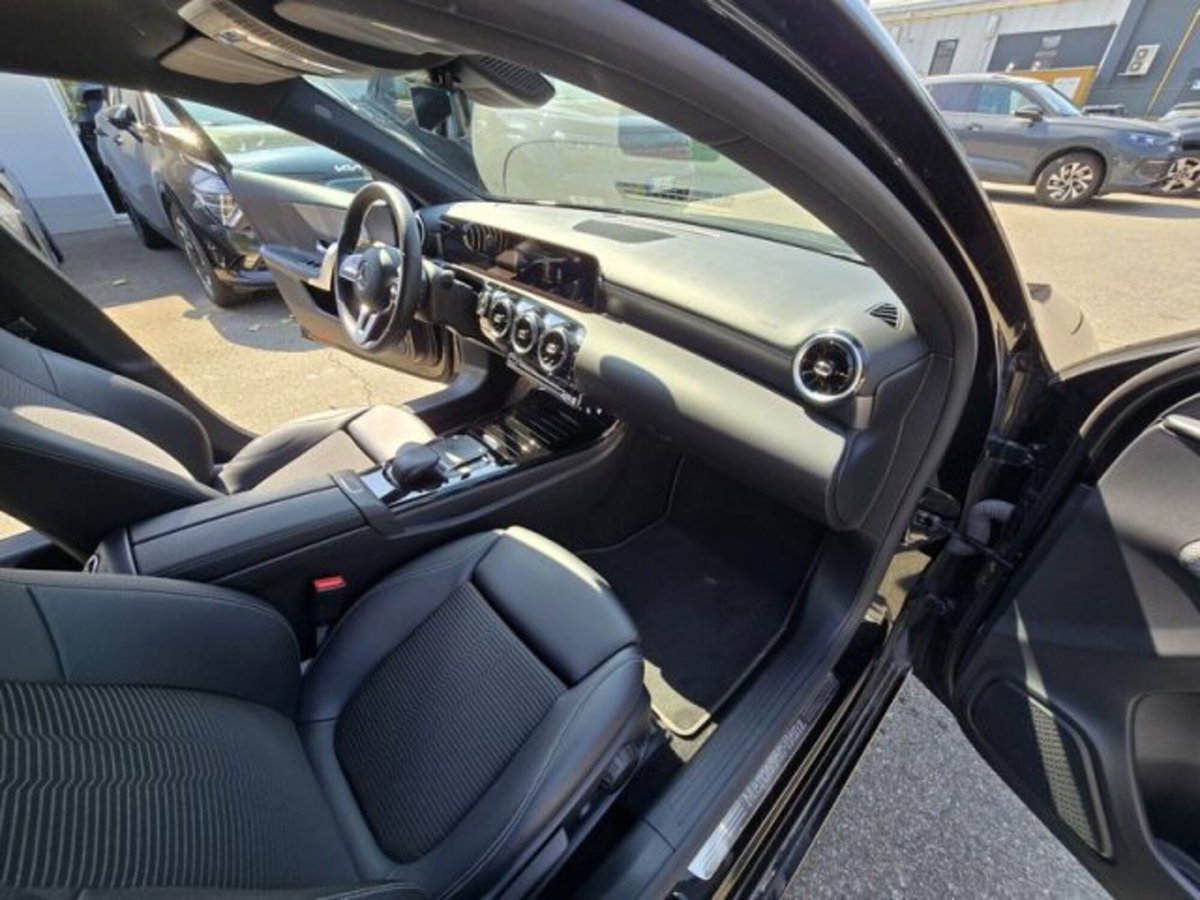 Mercedes-Benz Classe A Sedan 200 d Automatic 4Matic 4p. Sport (10)