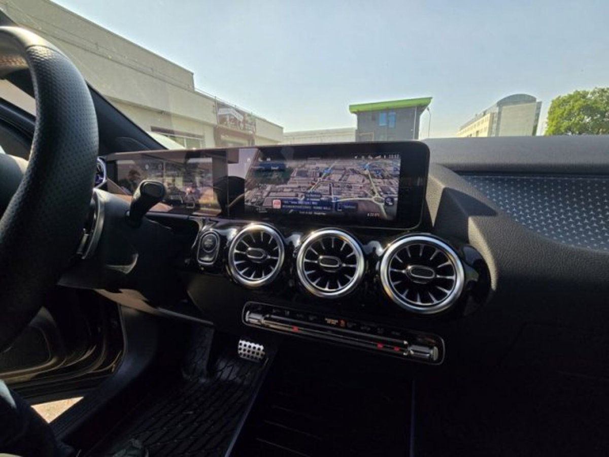 Mercedes-Benz GLA SUV 200 d AMG Line Premium Plus 4matic auto (11)