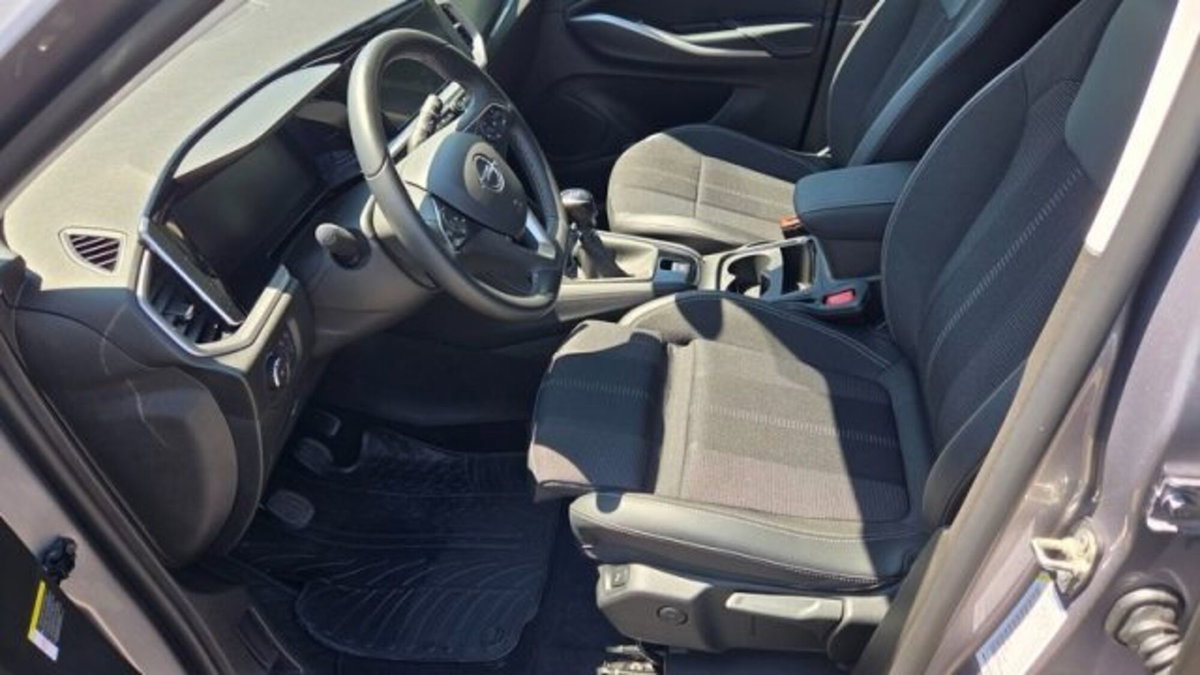 Opel Grandland 1.2 Turbo 12V 130 CV aut. Business Elegance (16)