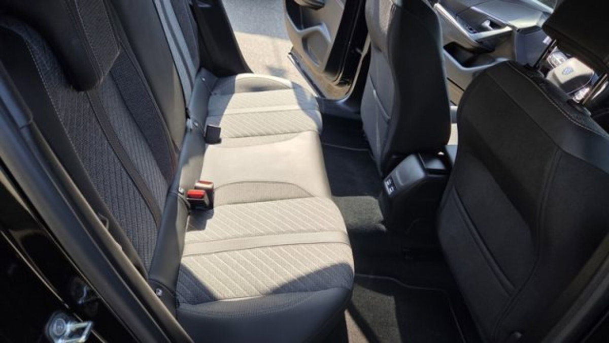 Peugeot 2008 50 kWh Allure (12)