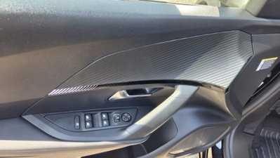 Peugeot 2008 50 kWh Allure (15)