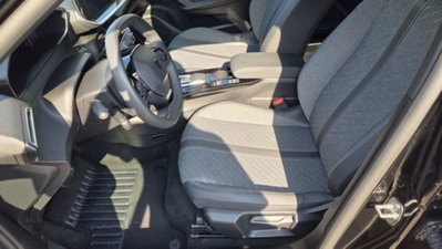 Peugeot 2008 50 kWh Allure (16)