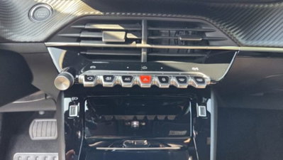 Peugeot 2008 50 kWh Allure (18)