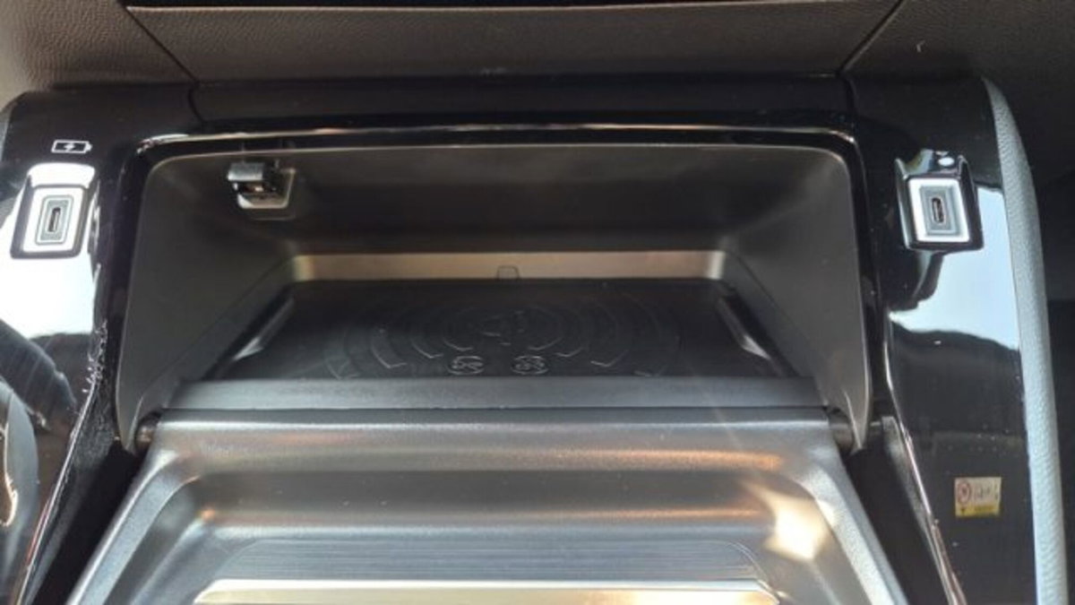 Peugeot 2008 50 kWh Allure (19)