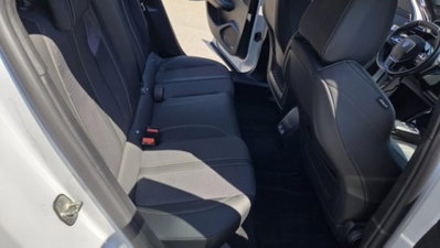Peugeot 2008 PureTech 130 S&S EAT8 GT Pack (11)