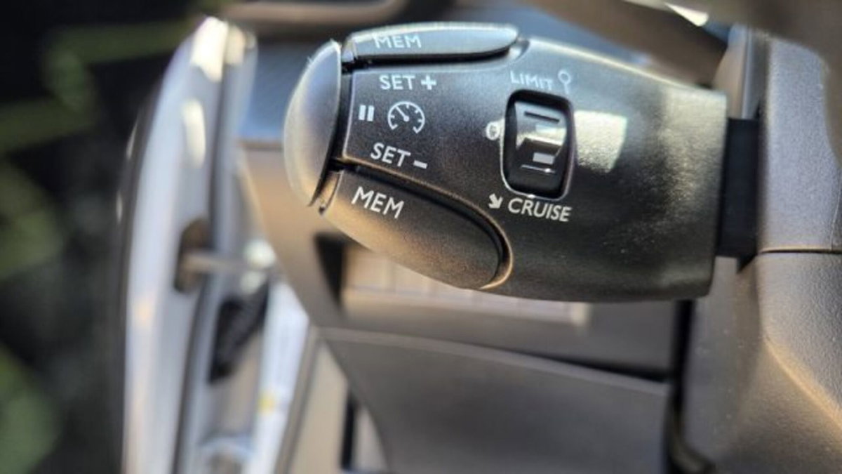 Peugeot 2008 PureTech 130 S&S EAT8 GT Pack (19)