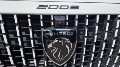 Peugeot 2008 PureTech 130 S&S EAT8 GT Pack (8)