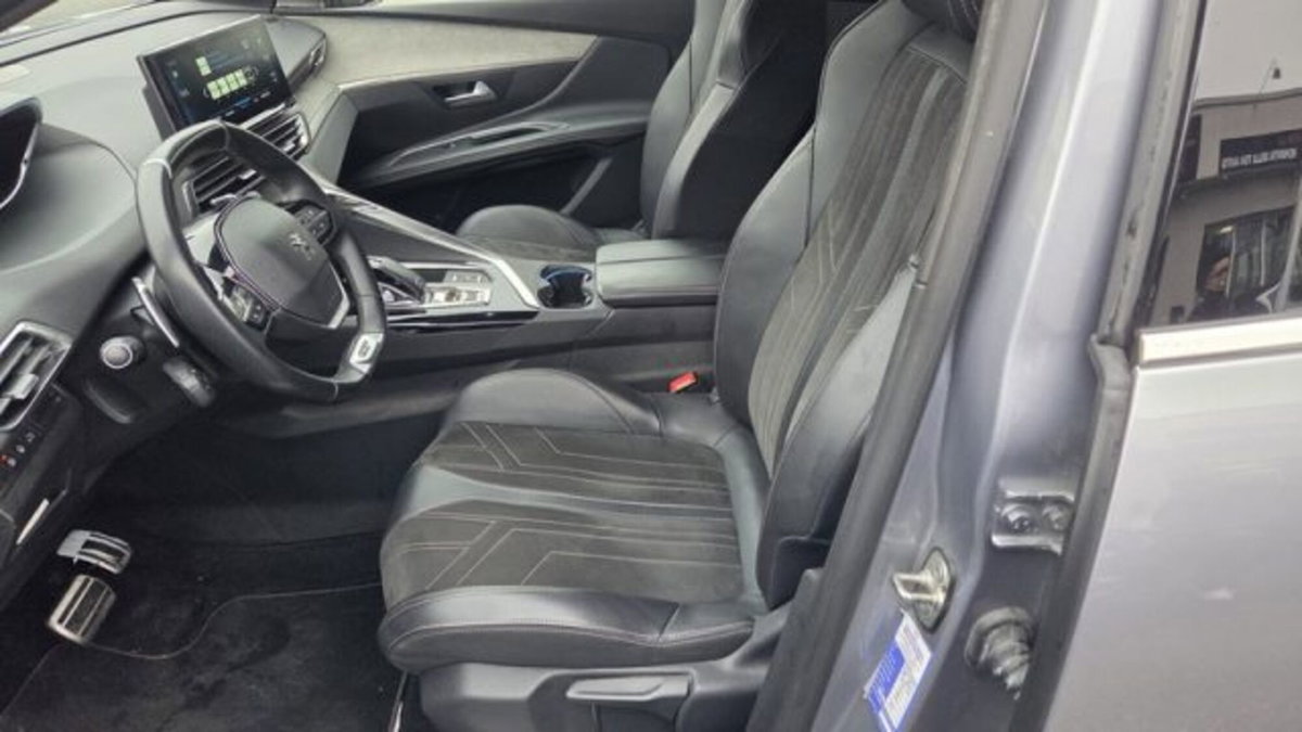Peugeot 3008 BlueHDi 130 S&S EAT8 GT Pack (17)