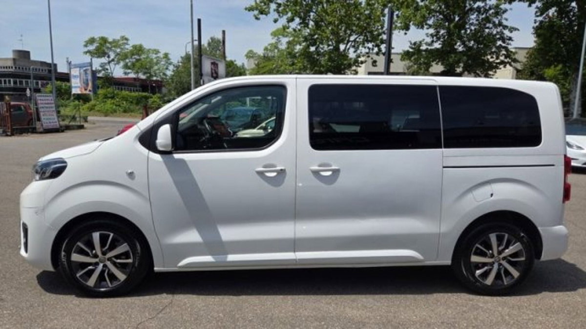 Toyota Proace Verso Verso 2.0D 150 CV L1 D Executive (3)
