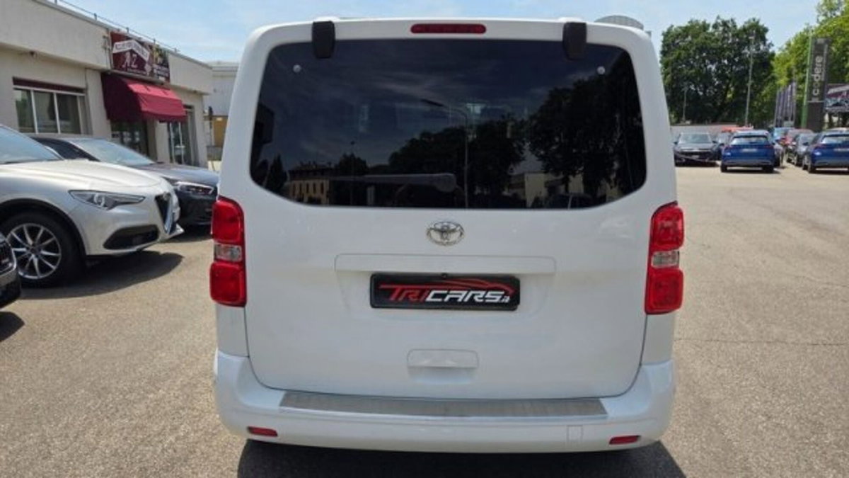 Toyota Proace Verso Verso 2.0D 150 CV L1 D Executive (4)
