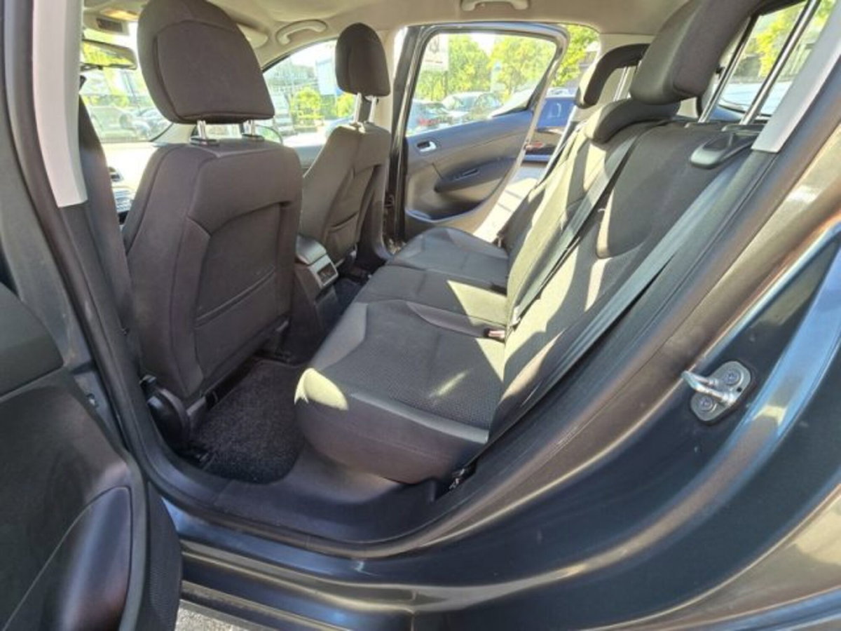 Peugeot 308 1.6 HDi 110CV 5p. Business (11)
