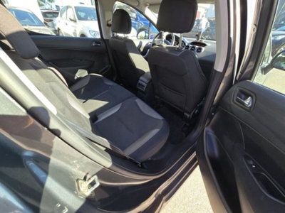 Peugeot 308 1.6 HDi 110CV 5p. Business (12)