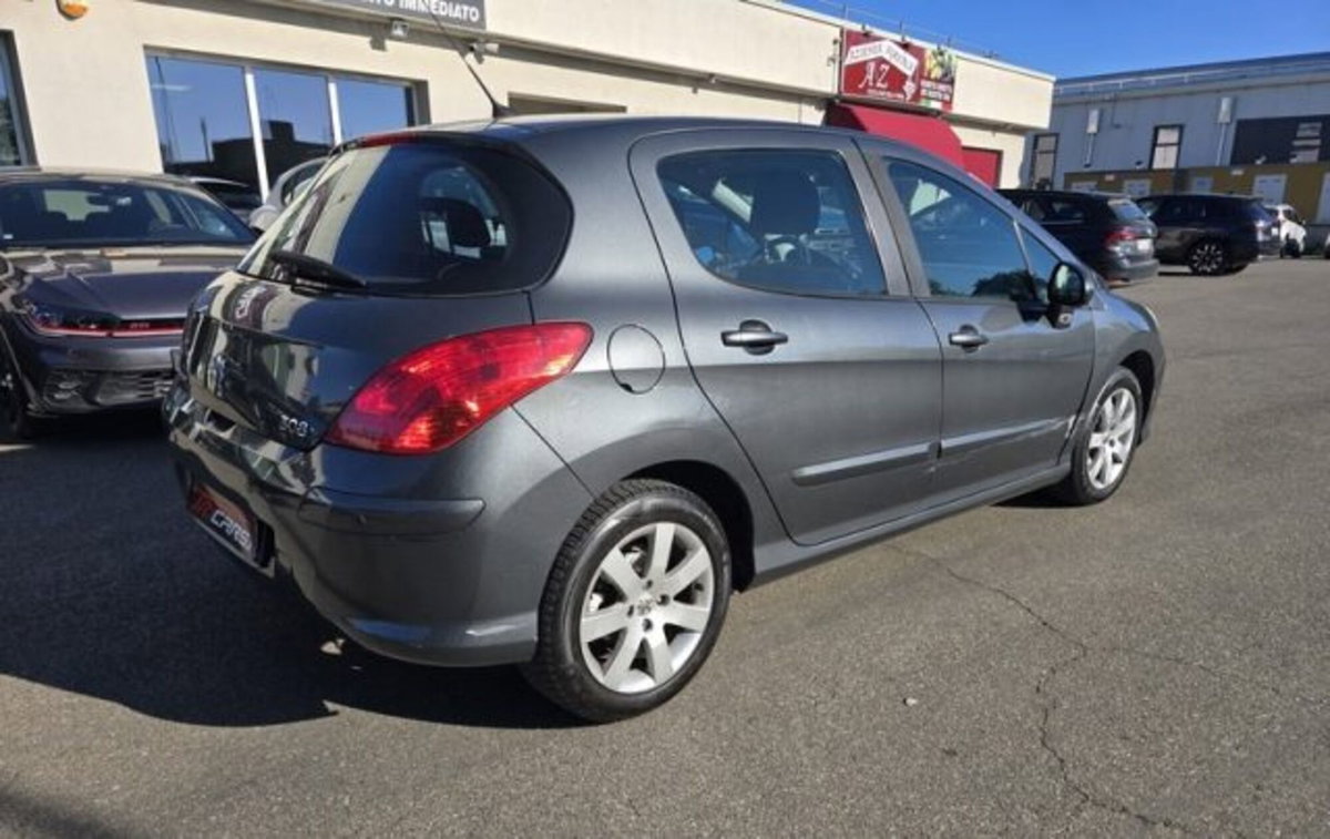 Peugeot 308 1.6 HDi 110CV 5p. Business (2)