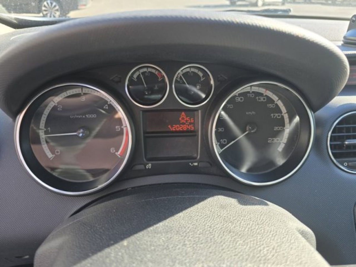 Peugeot 308 1.6 HDi 110CV 5p. Business (6)