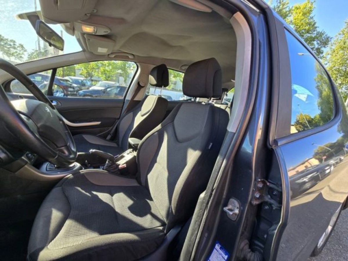 Peugeot 308 1.6 HDi 110CV 5p. Business (8)