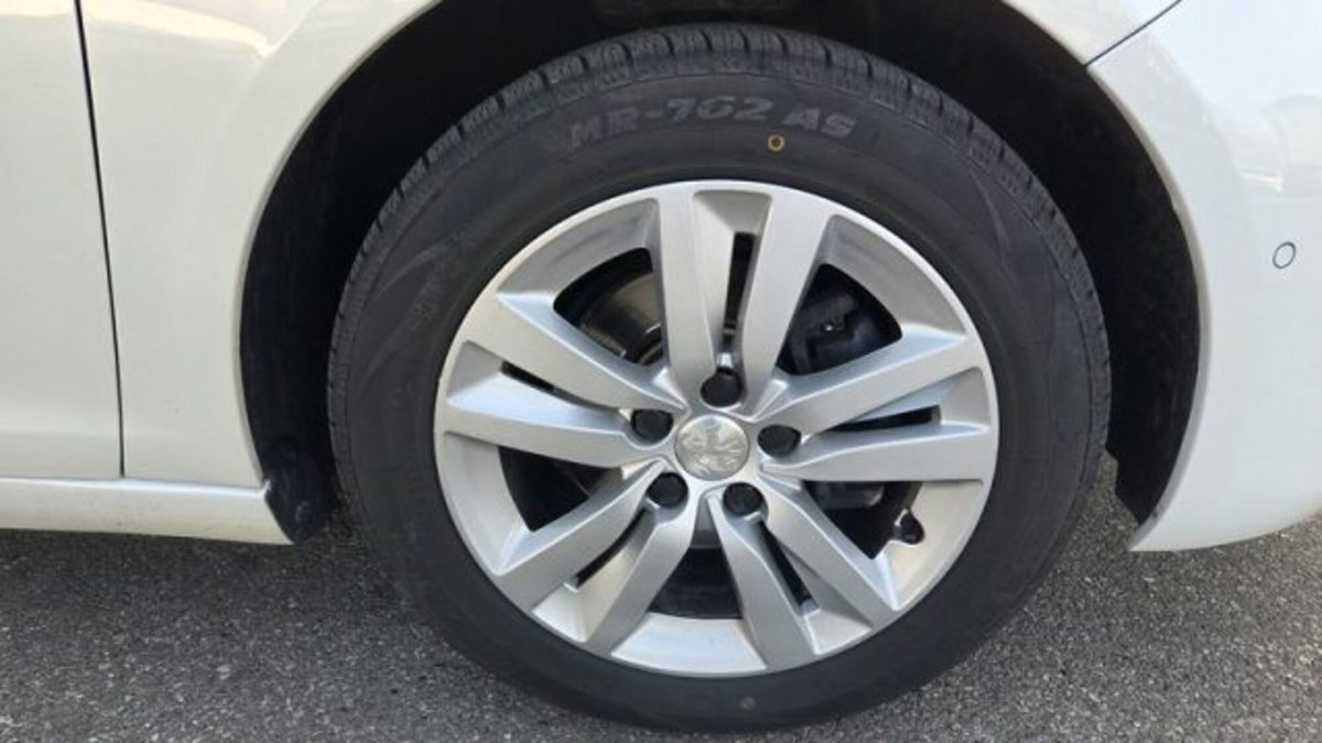 Peugeot 308 SW 1.5 bluehdi Business s&s 130cv eat8 (6)