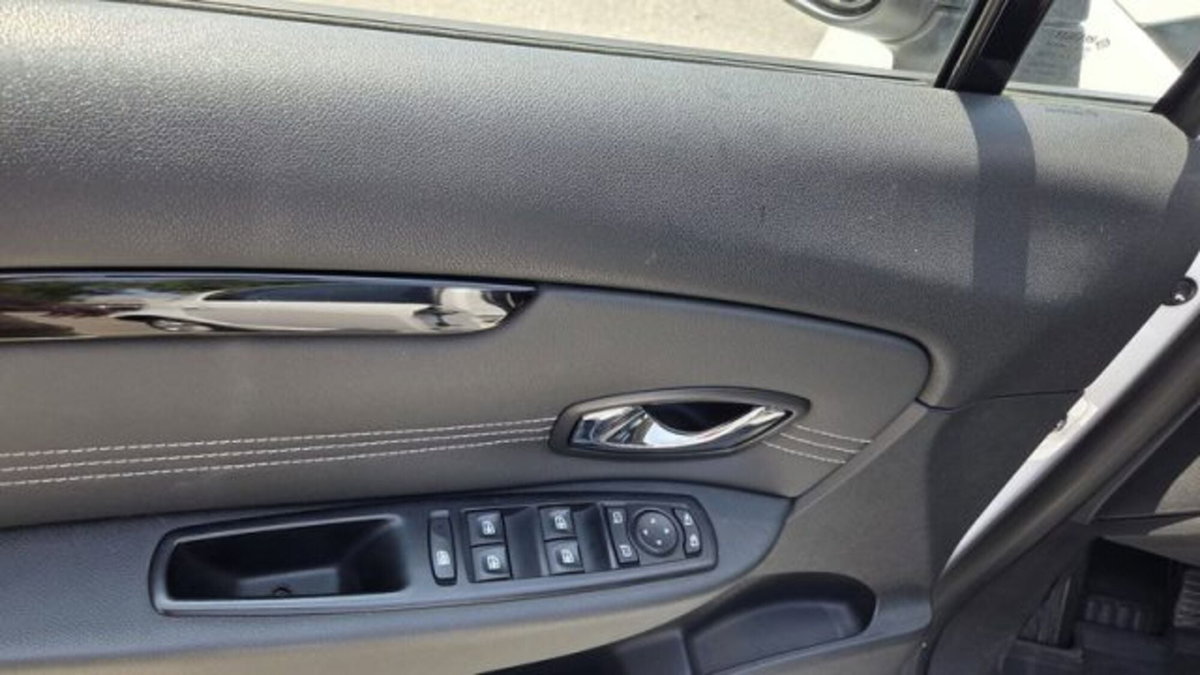 Renault Scenic E-Tech Electric 1.6 dCi 130CV Luxe (10)