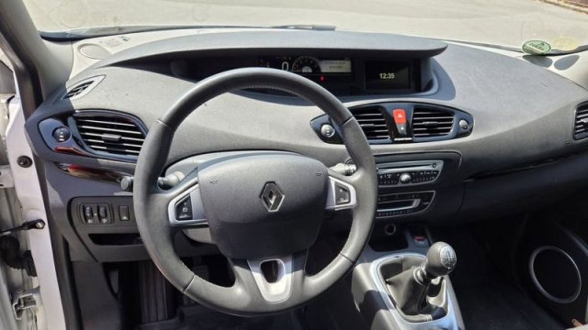 Renault Scenic E-Tech Electric 1.6 dCi 130CV Luxe (13)