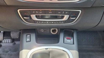 Renault Scenic E-Tech Electric 1.6 dCi 130CV Luxe (17)