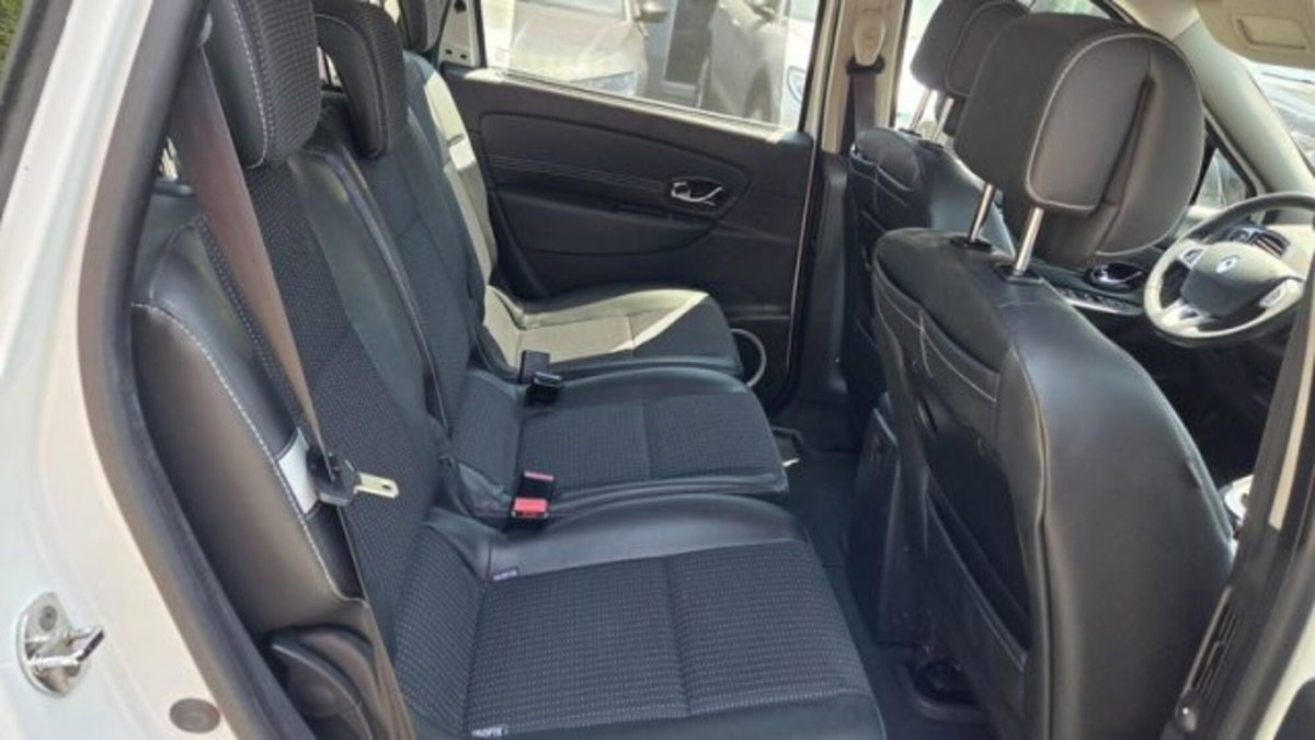 Renault Scenic E-Tech Electric 1.6 dCi 130CV Luxe (8)