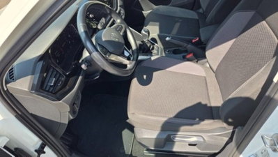 Volkswagen Taigo 1.0 tsi Life 95cv (13)