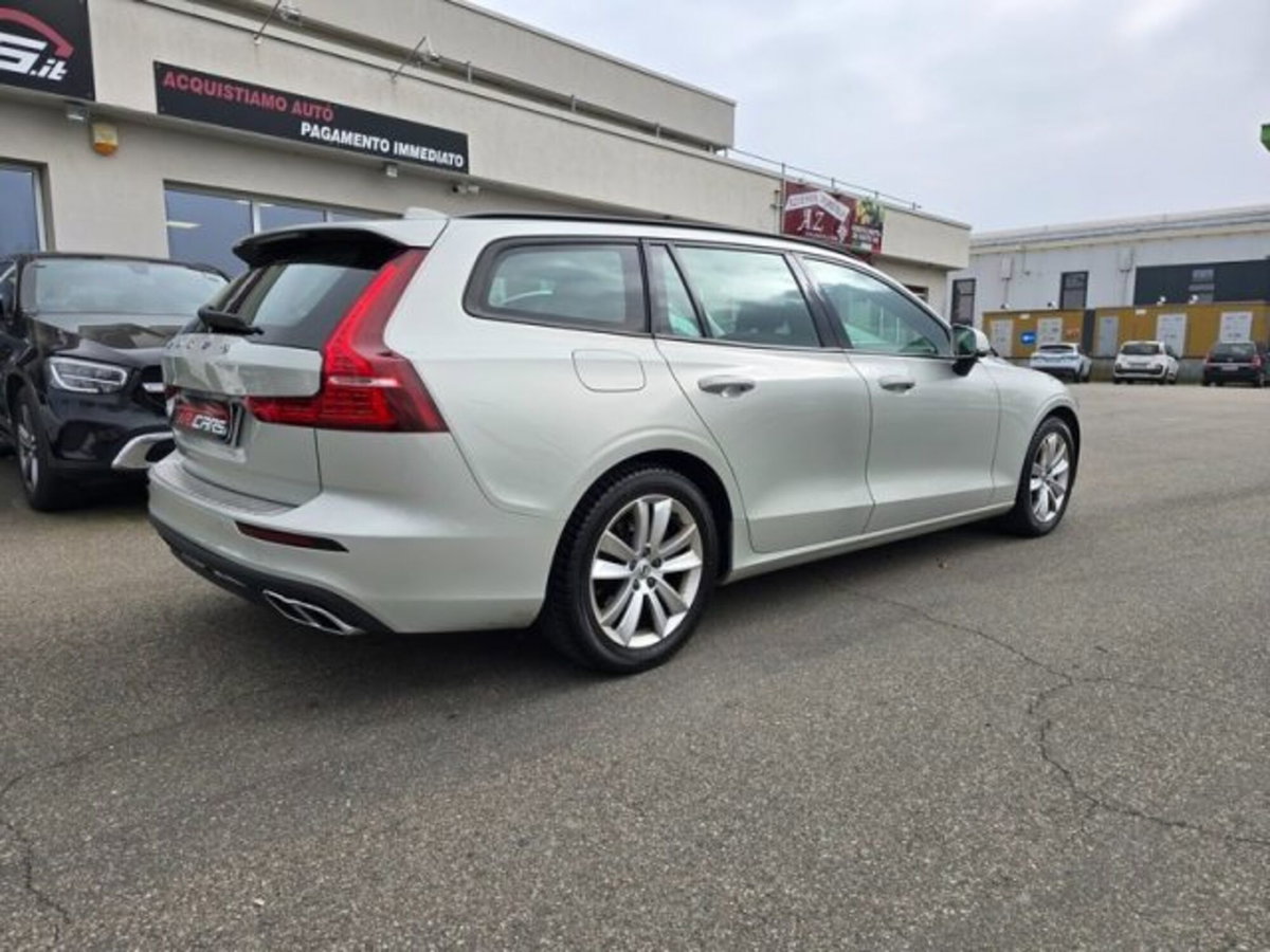 Volvo V60 D3 Momentum Business (2)