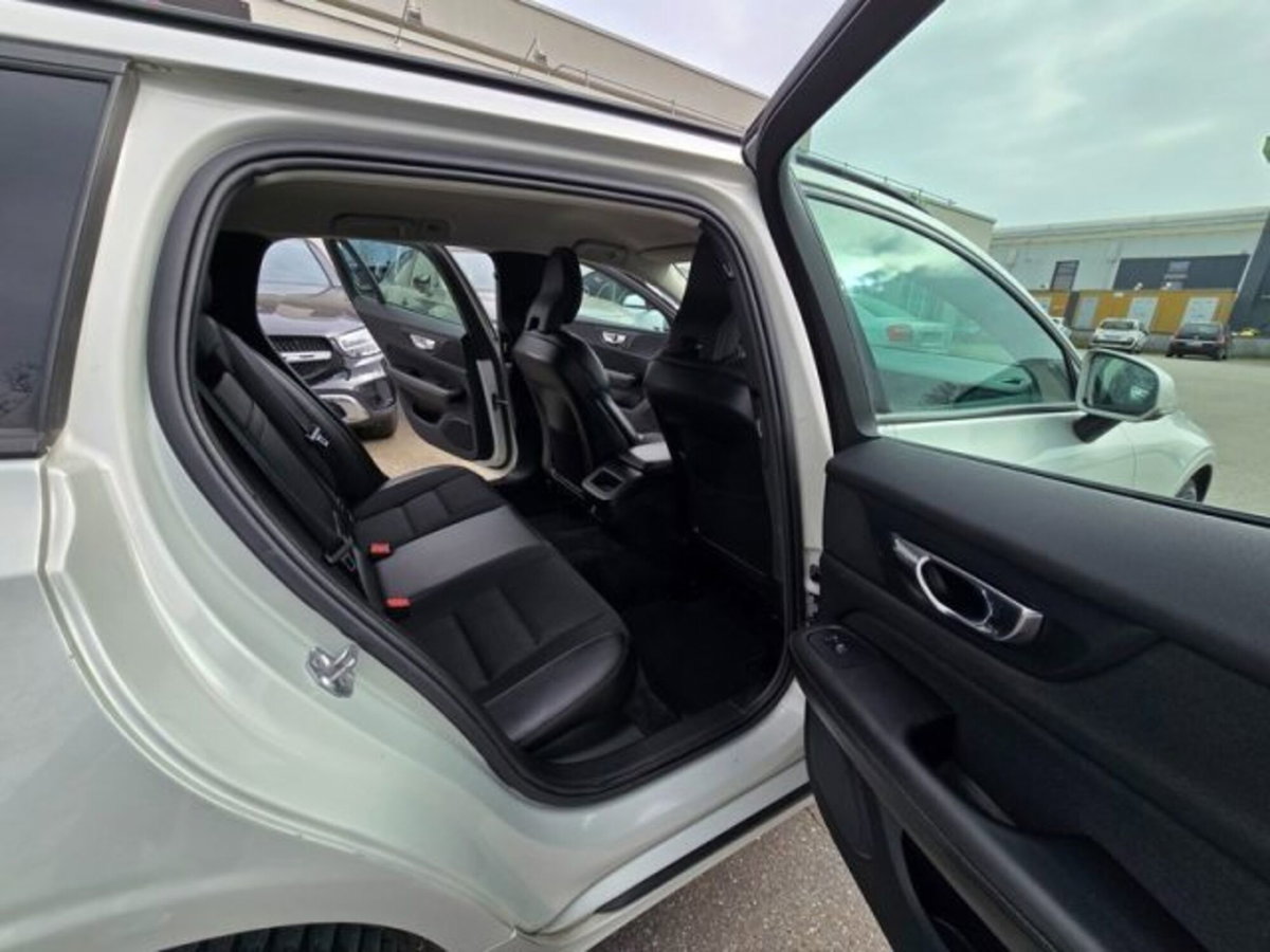 Volvo V60 D3 Momentum Business (8)
