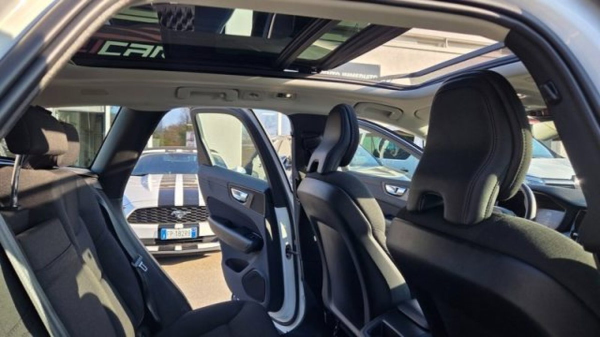 Volvo XC60 T6 Recharge AWD Plug-in Hybrid Inscription (17)
