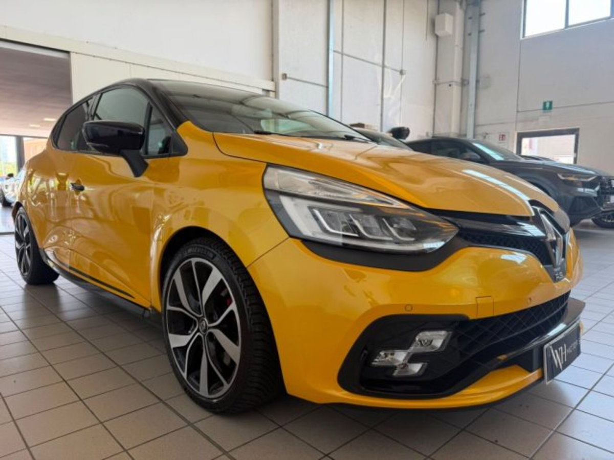 Renault Clio TCe 220CV EDC 5 porte Energy R.S. Trophy (3)