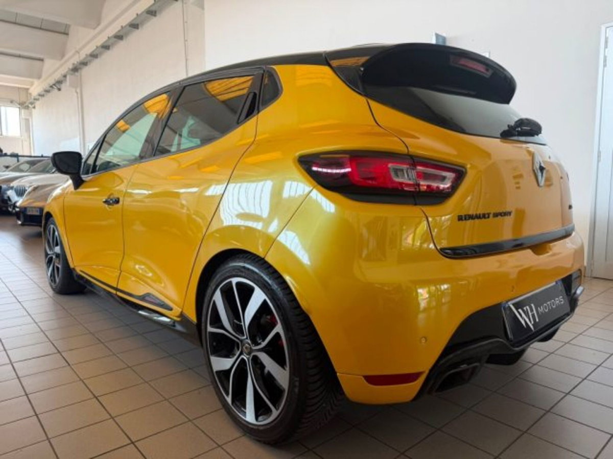 Renault Clio TCe 220CV EDC 5 porte Energy R.S. Trophy (4)